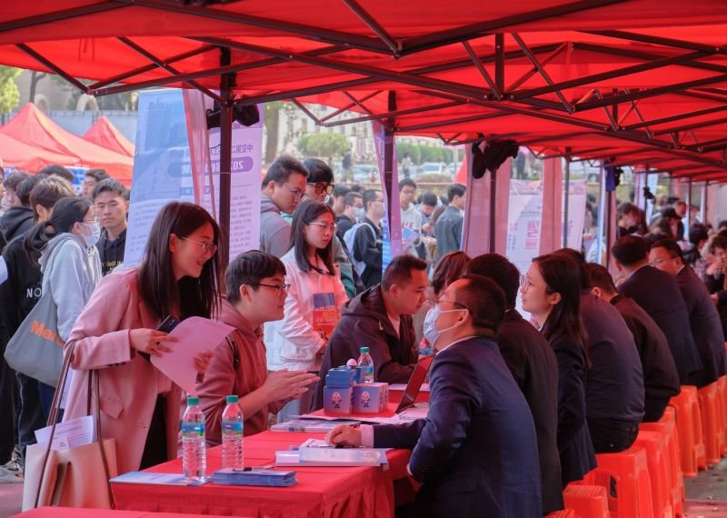KY开元集团官网入口举办专场双选会 助力2023届毕业生留赣留昌就业