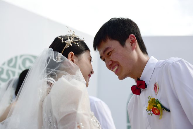 华东交大：50对校友伉俪重返校园举行集体婚礼