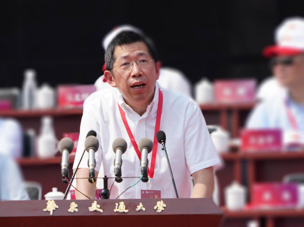 中国科学院院士、美国国家工程院外籍院士、西南交通大学首席教授翟婉明代表与会全体院士致辞。