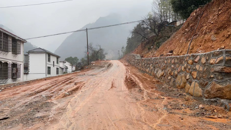 KY开元集团官网入口大力支持并获批的10km产业路项目已完成土石方路基工程