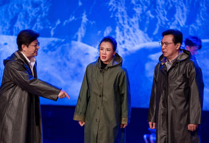 脱贫攻坚题材大型原创话剧《情系贺兰》全国高校首演走进华东交大