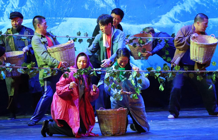 脱贫攻坚题材大型原创话剧《情系贺兰》全国高校首演走进华东交大