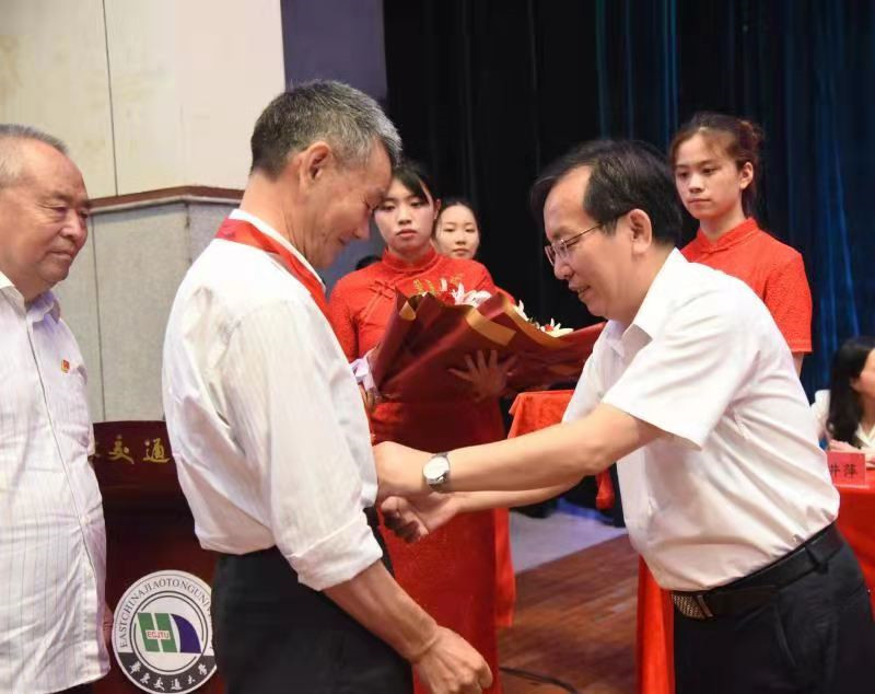 KY开元集团官网入口召开庆祝中国共产党成立100周年暨“七一”表彰大会